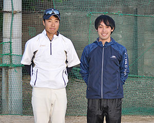 泉大津高校　野球部　岡本先生（監督　向かって左）、村口先生（向かって右側）